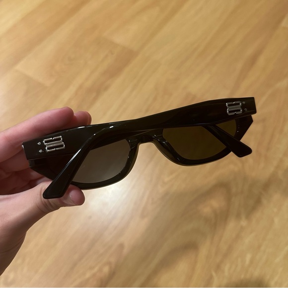 Gentle Monster Rococo Sunglasses 🕶️ - Picture 2 of 6